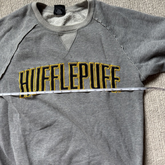 Hufflepuff sweatshirt - Picture 3 of 10
